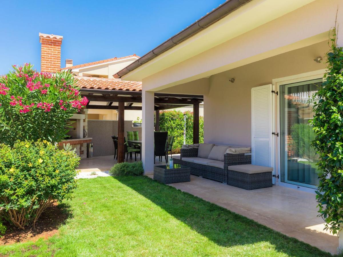 Holiday Home Villa Valentina By Interhome Loborika Exterior photo