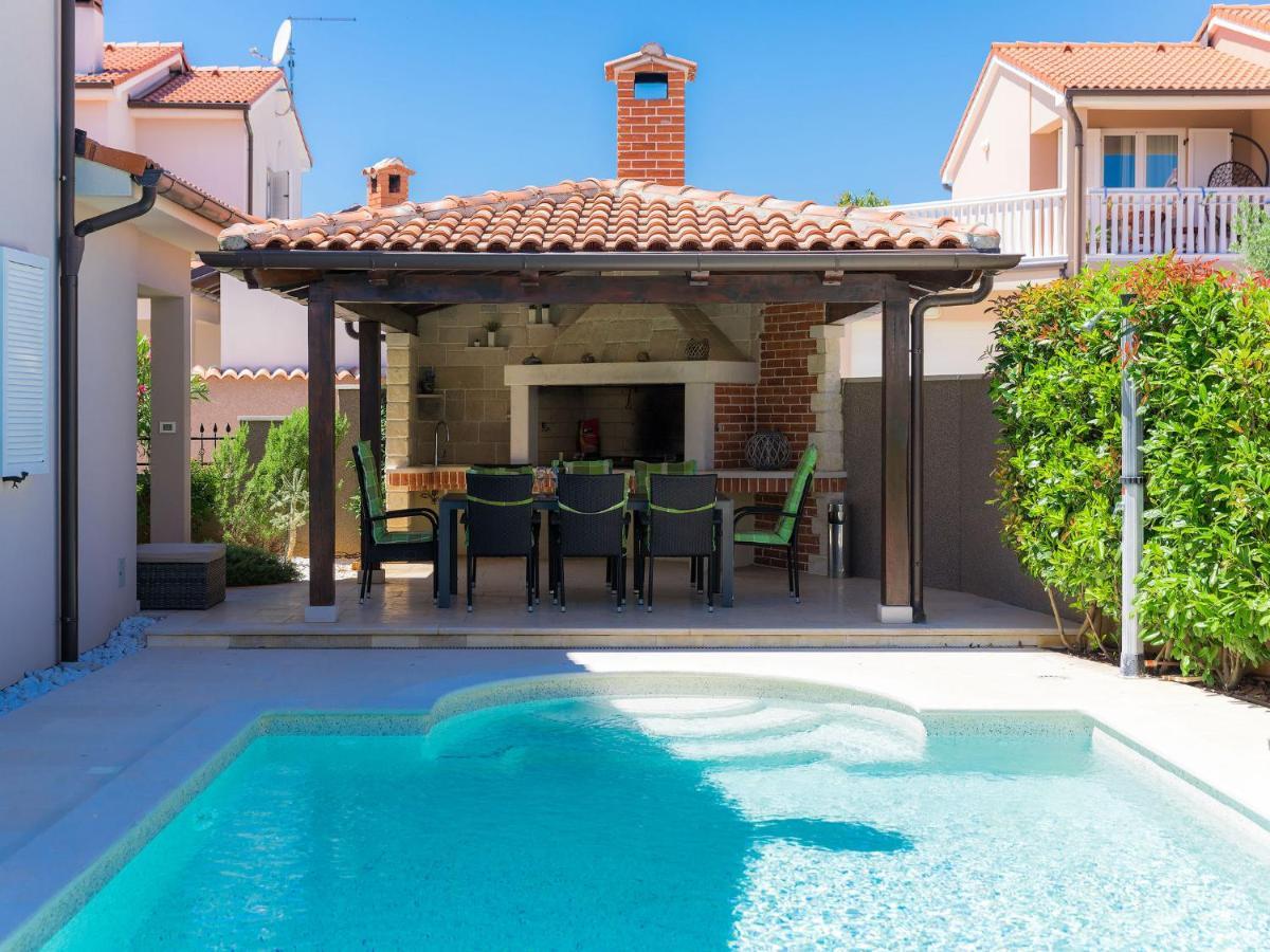 Holiday Home Villa Valentina By Interhome Loborika Exterior photo